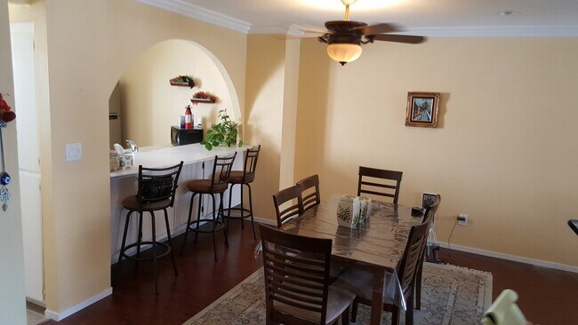 Building Photo - Beautiful Second Floor Condo in Great Area!