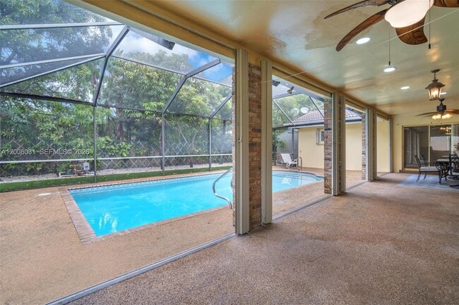 Building Photo - 3441 N Hills Dr