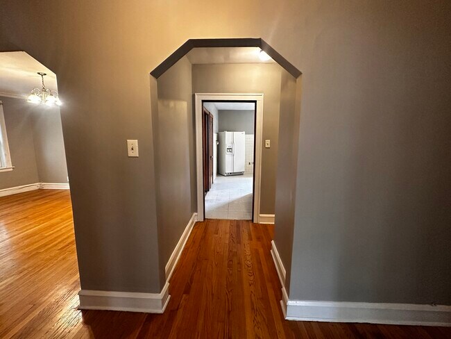 Building Photo - 5256 W Wolfram St
