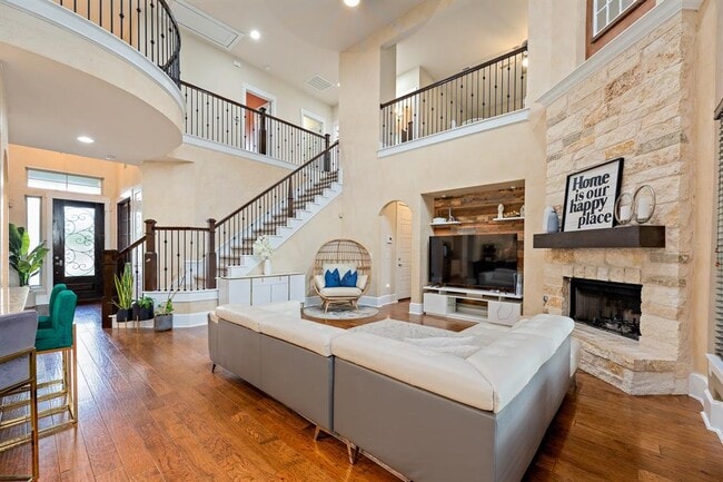 Building Photo - 701 San Marco Trl