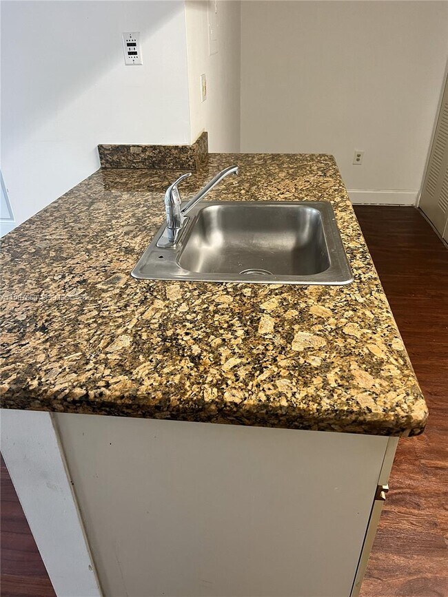 Building Photo - 17500 NW 67th Ct