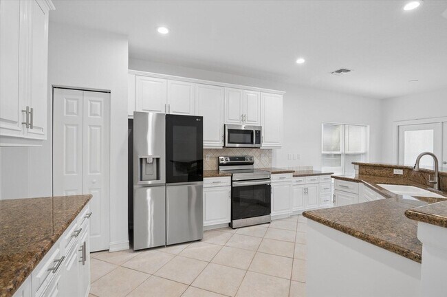 Building Photo - 11289 NW 65th Manor
