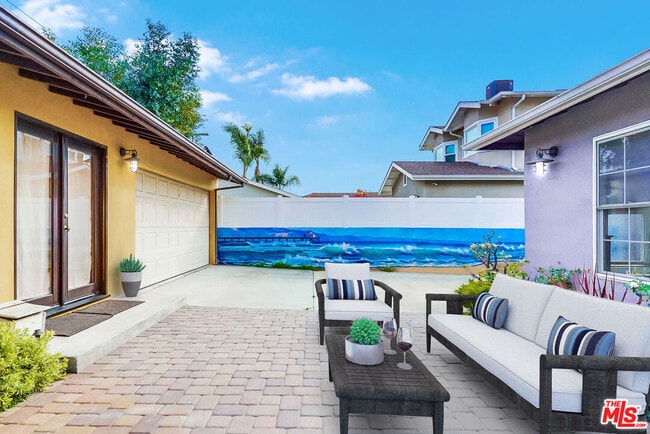 Building Photo - 8404 Holy Cross Pl