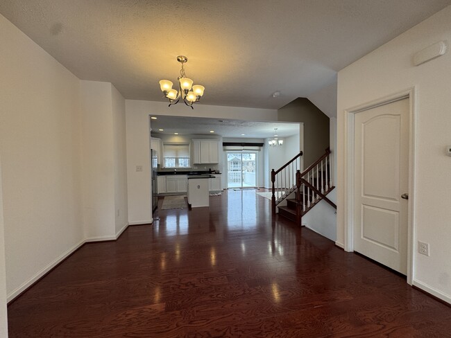 Building Photo - 3339 Sun Ct