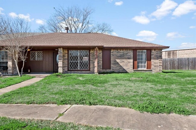 Primary Photo - 3706 Westmeadow Dr