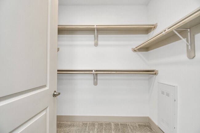 Building Photo - 2020 Grandway Dr