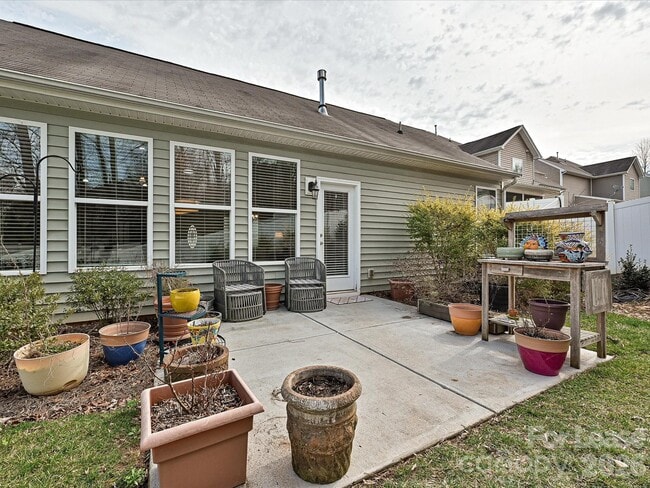 Building Photo - 17405 Caldwell Track Dr