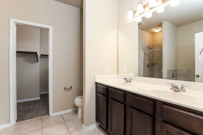Building Photo - First time rental! 3 bedroom 2 bathroom- Less than 10 miles from Randolph AFB!