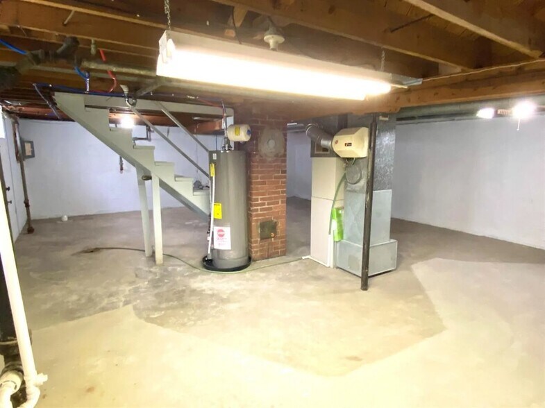 Building Photo - 1608 Meadow Ave