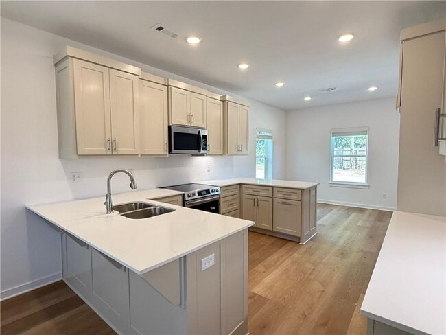 Building Photo - 820 Dockery Ln