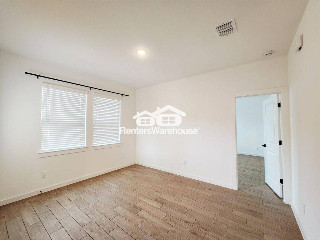 Building Photo - 8430 Bay Rdg Cir