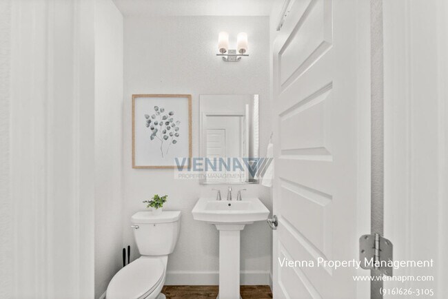 Building Photo - 6000 Waddington Wy