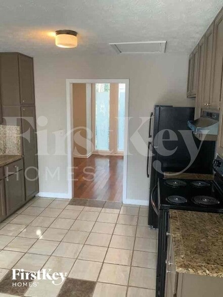 Building Photo - 4315 Cary Dr SW