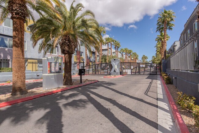 Building Photo - 9050 W Tropicana Ave