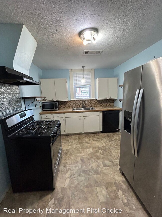 Building Photo - 2 br, 1.5 bath House - 905 N 48th Street