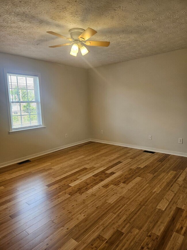 Building Photo - 2524 National St