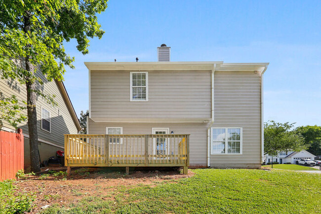 Building Photo - Fall in love with this home in Lawrenceville!