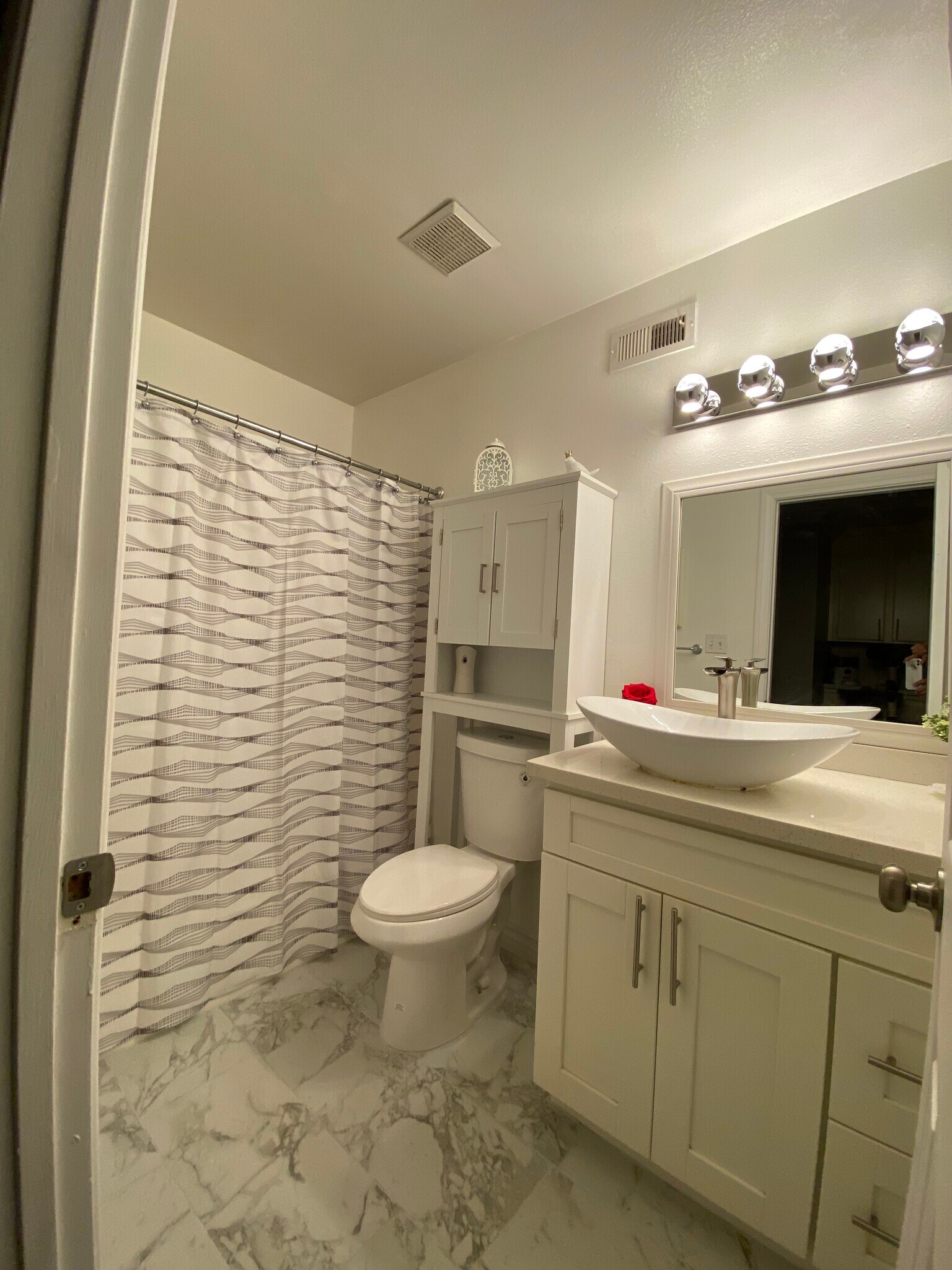 Building Photo - 1651 S Juniper St