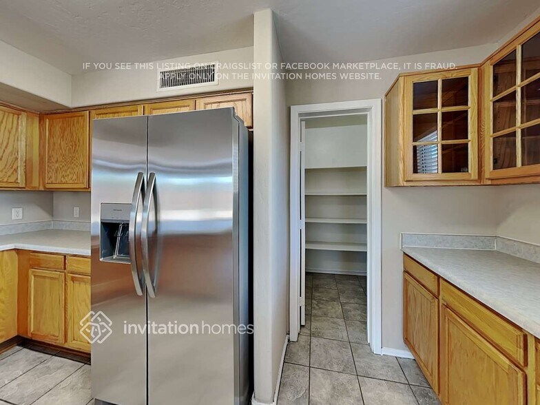 Building Photo - 6960 W Cactus Wren Dr