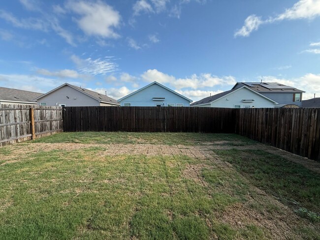 Building Photo - Dream Home in Seguin- 3 Bedroom / 2 Bath -...