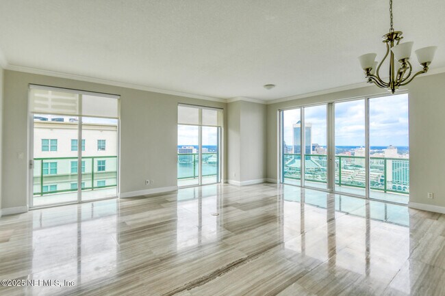 Primary Photo - 1431 Riverplace Blvd