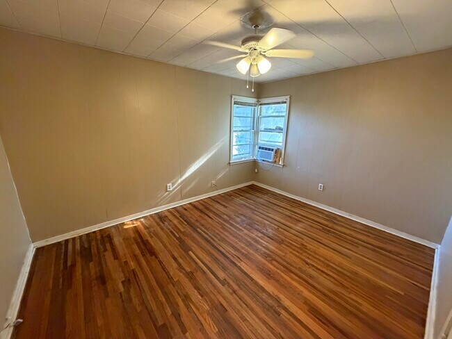 Building Photo - 2315 32nd St