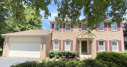 Building Photo - Leesburg Country Club 4 Bed 3.5 Bath SFH For Rent!