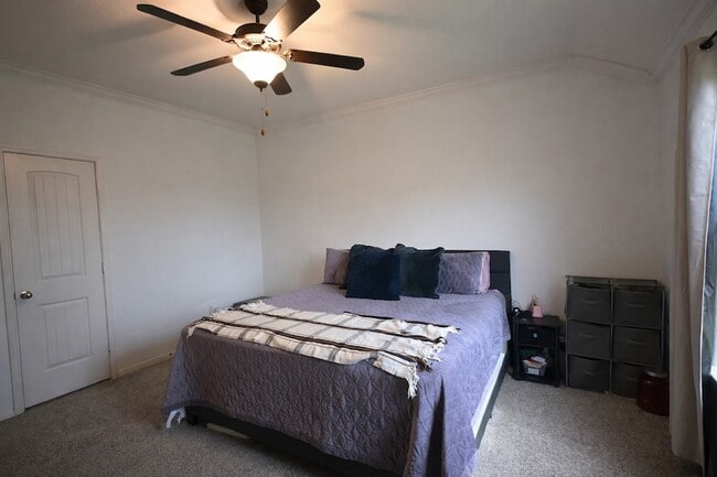 Building Photo - 250 7th St