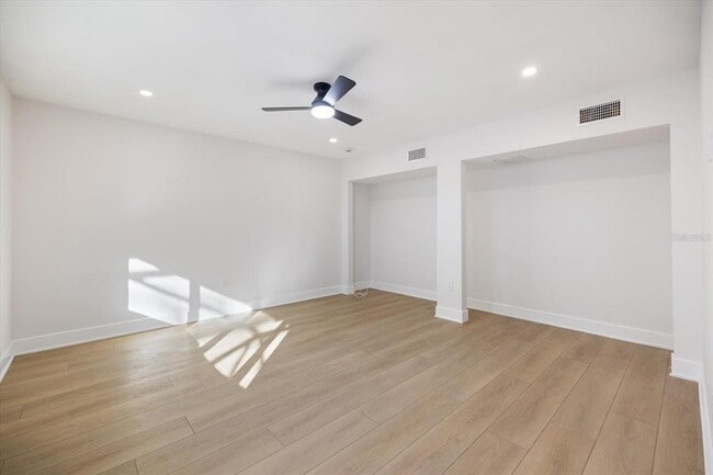 Building Photo - 328 Monet Dr