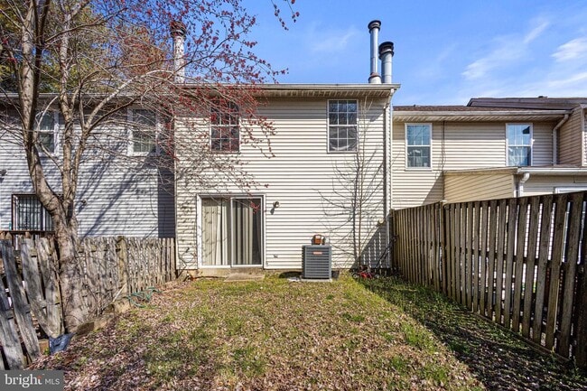 Building Photo - 1635 Forest Park Dr