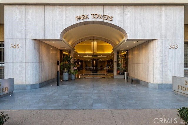 Building Photo - 343 Pioneer Dr