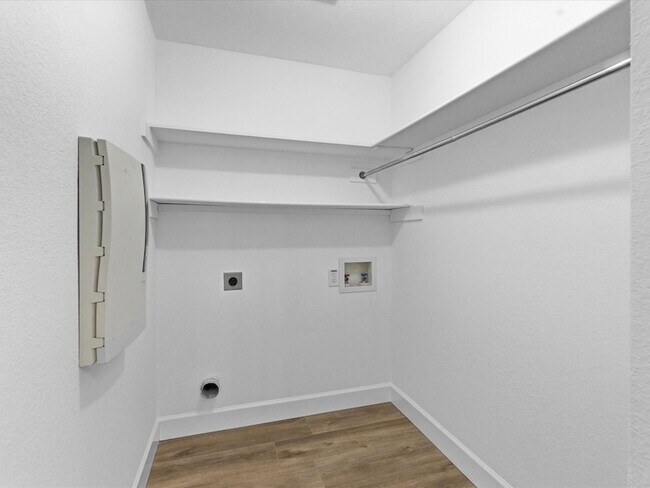 Building Photo - 1316 Hunter Ln