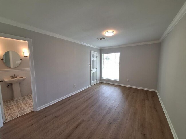 Building Photo - 9759 Ebb St