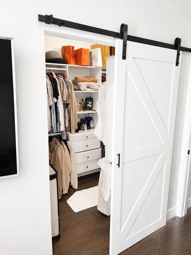 Building Photo - 192 Congress St