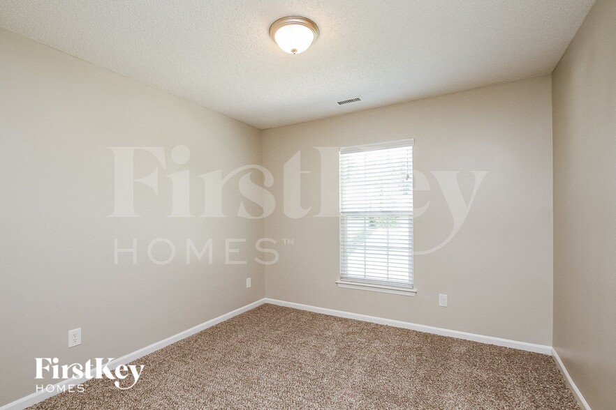 Building Photo - 115 Bosburg Dr