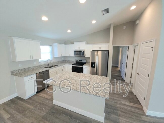 Building Photo - 8500 N Sussex Dr