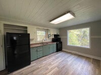 Building Photo - 13131 Parrish Ave