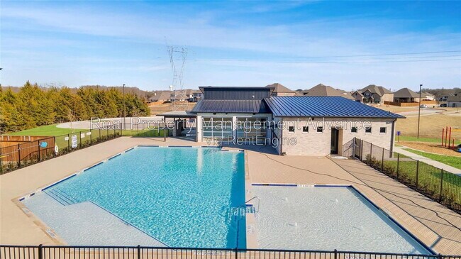 Building Photo - 308 Winding Creek Ln