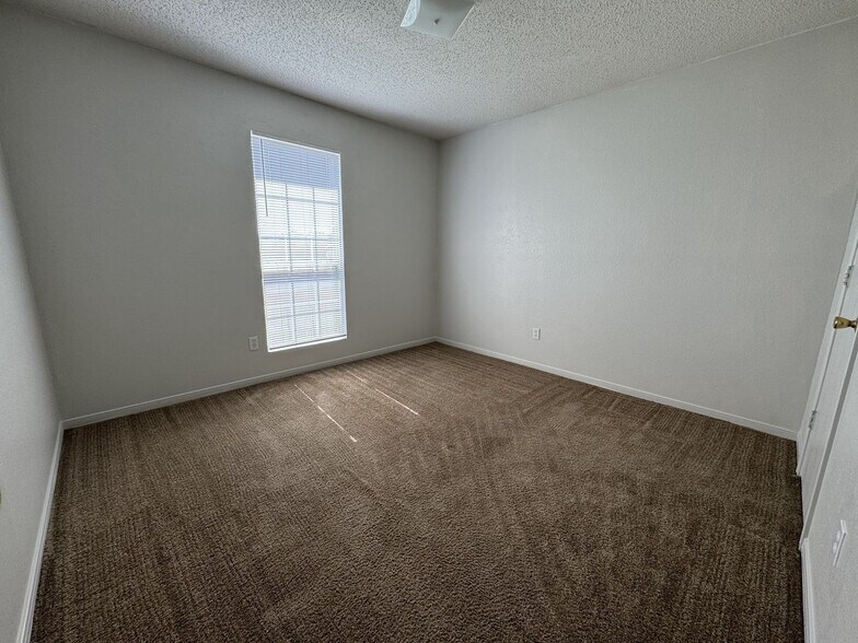 Building Photo - 5817 Medina Dr