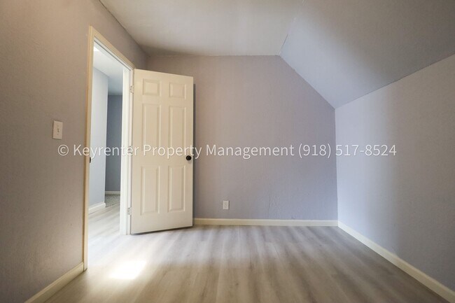 Building Photo - 1609 S Chestnut Ave