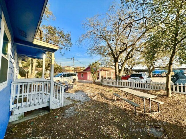 Building Photo - 229 Florida Blanca Pl SE