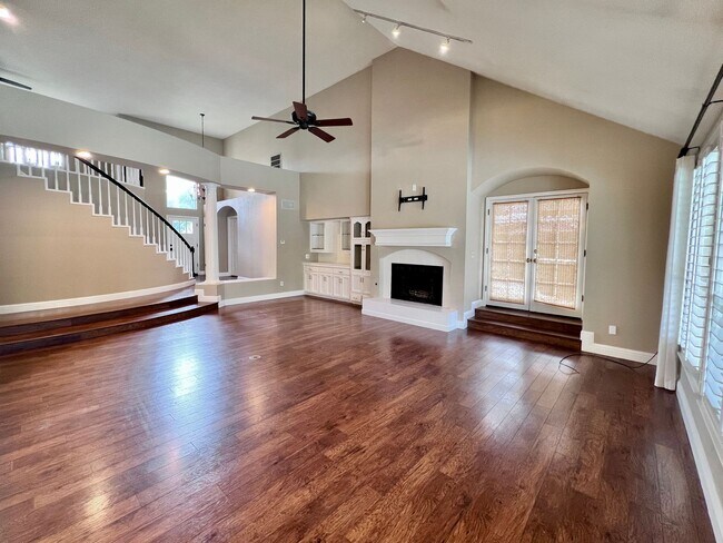 Building Photo - $3,700 Cole & Millbrook, 4 Bedroom House -...