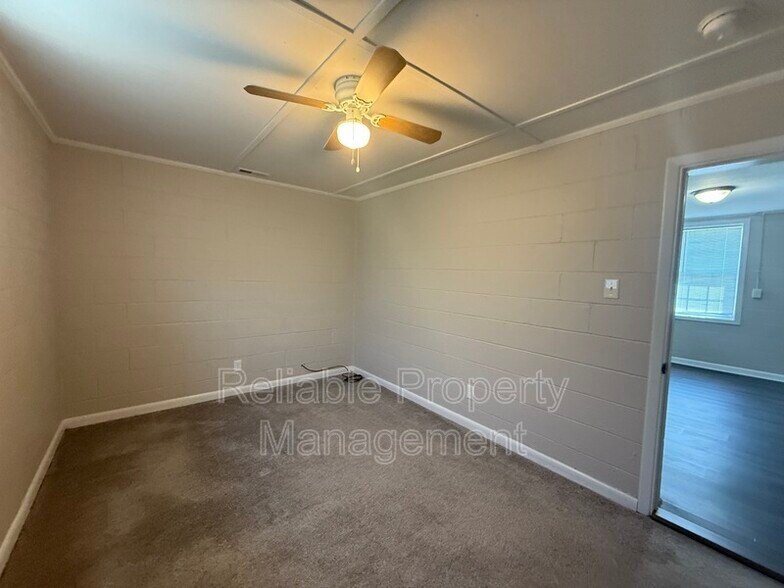 Building Photo - 7018 NC-210