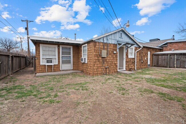 Building Photo - 2202 30th St