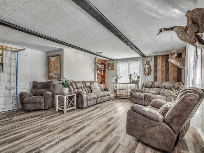 Building Photo - 1316 S Reno Ave