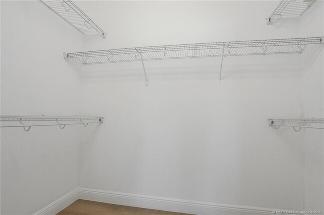 Building Photo - 3651 NE Pineapple Ave