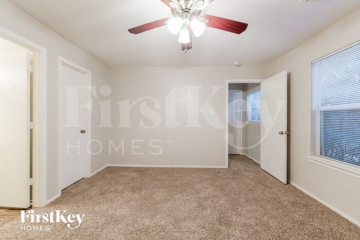 Building Photo - 6113 Elton Knolls St