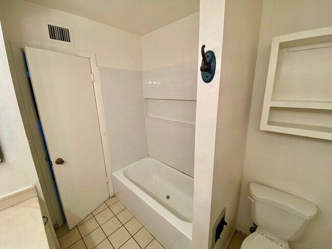 Building Photo - 2 Bedroom 1 Bathroom in Litchfield Park