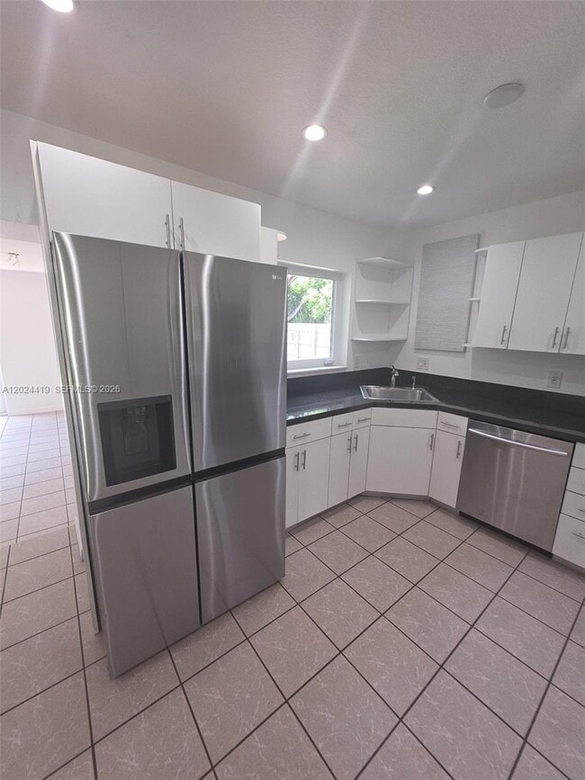 Building Photo - 9971 Dominican Dr