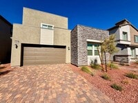Building Photo - 4 BED 3.5 BATH 2 CAR GARAGE HOME w/ LOFT, ...